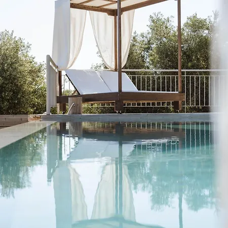 Complex Stone Aerides With Private Pool Koróni